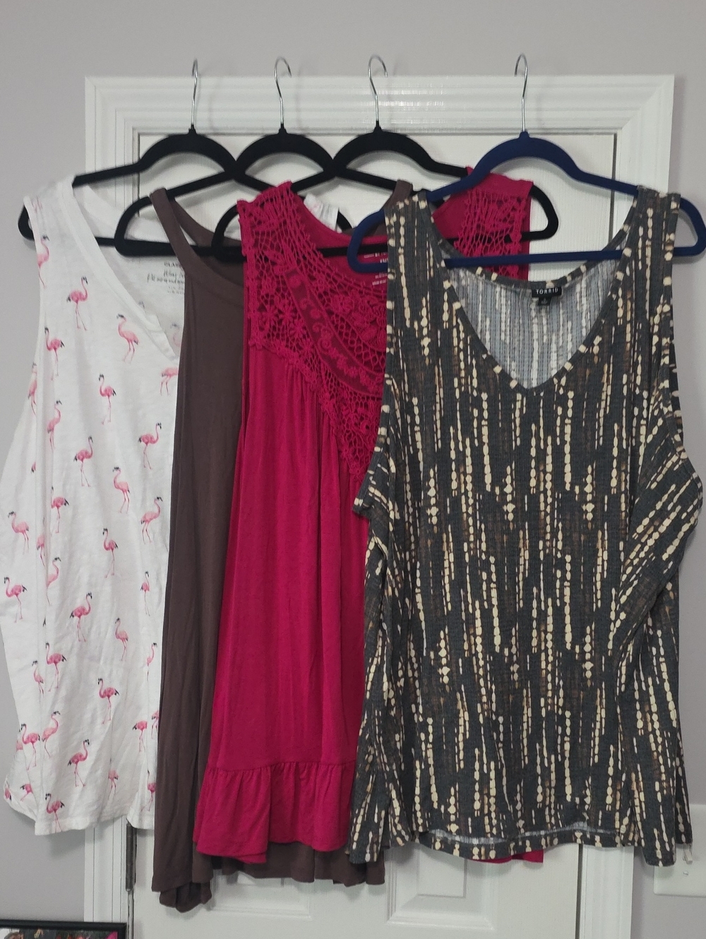 Torrid 4 Piece Tank Top Closet Filler Size 5